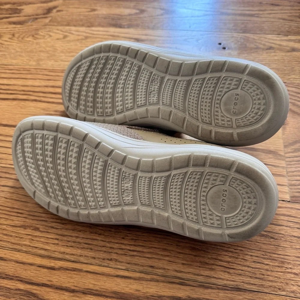 EUC Crocs Reviva Slip-On Sneakers (Reviva Canvas Loafers) size 10 style #205807